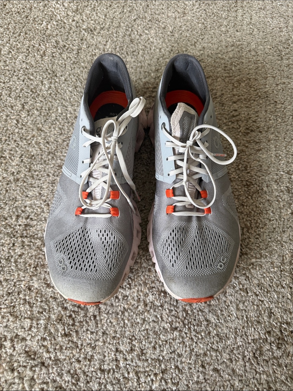 OnCloud Women’s Running Shoes Size 9.5 | Great Condition | Worn Lightly